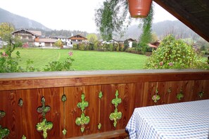 Property grounds - Vacation apartment attic - Guesthouse Schober - Jodlhof, Kreuth-Scharling (Kreuth)