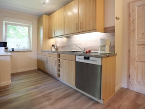 Køleskab, mikrobølgeovn, ovn, opvaskemaskine