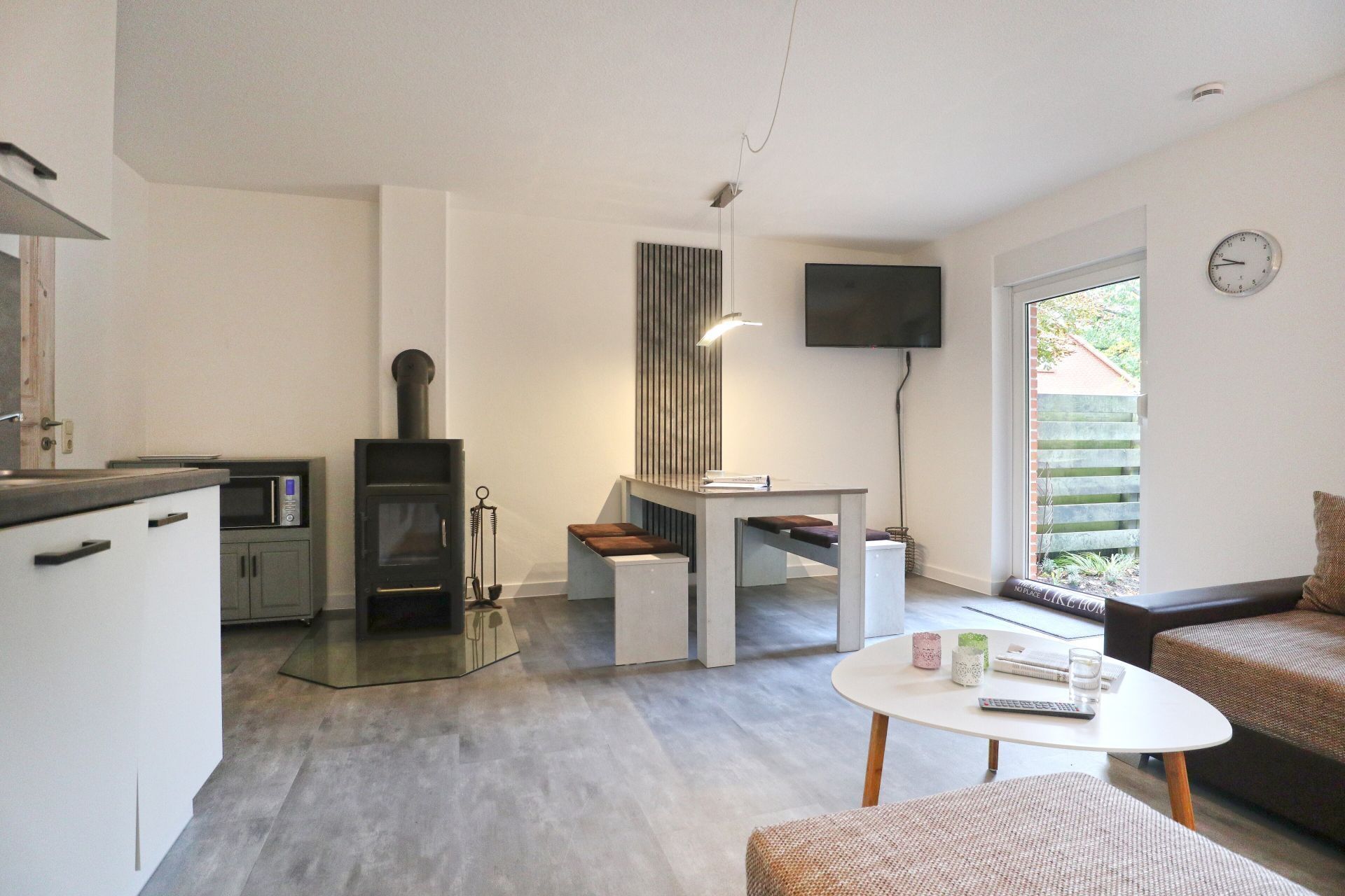 Télévision, cheminée