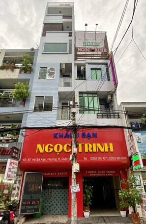 Exterior - Ngoc Trinh Hotel (Ho Chi Minh City)