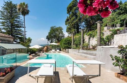 Aristocratic villa with private pool and garden