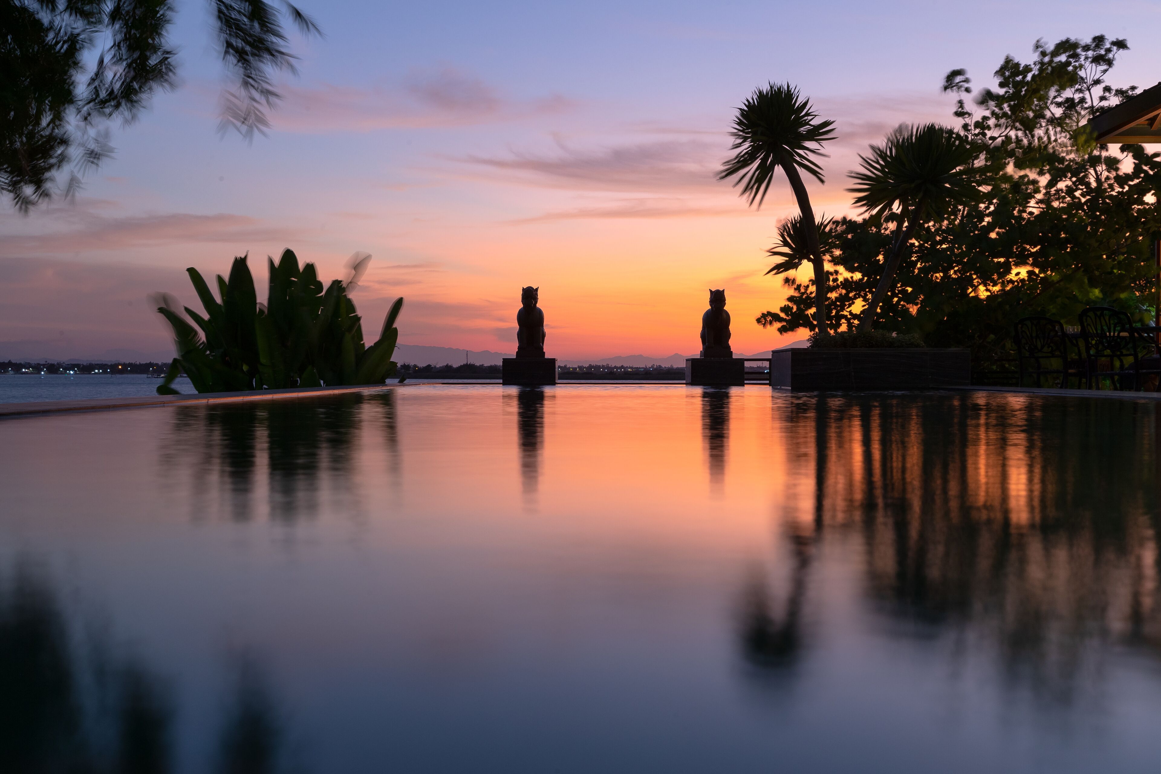 Piscine extérieure, cabanons gratuits, parasols de plage
