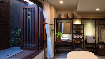 Couples treatment room(s), body treatments, Swedish massages