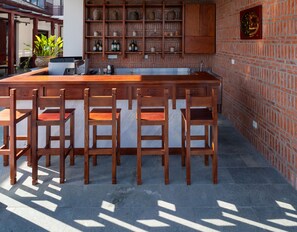 Poolside bar