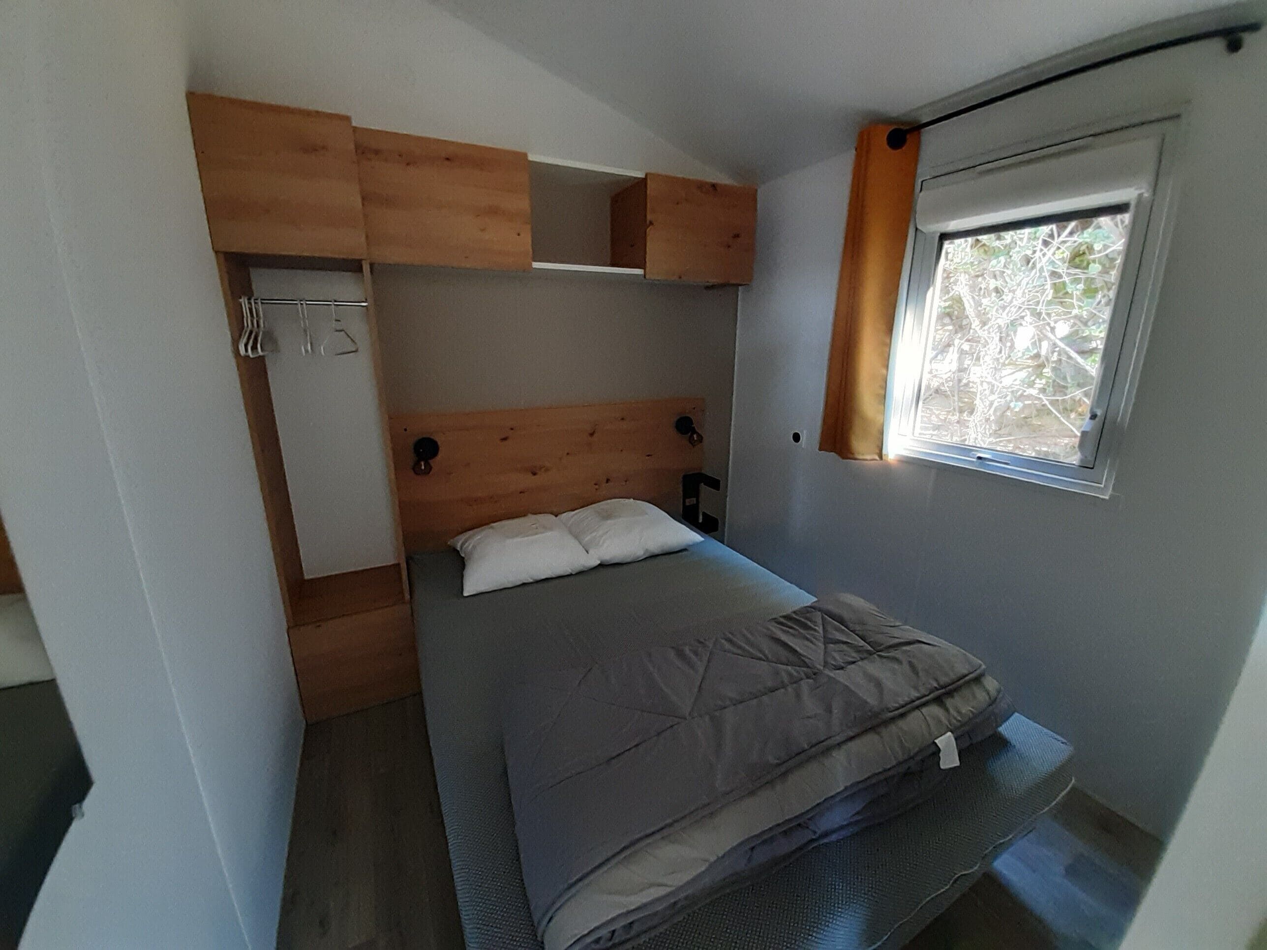 Mobile Home, 2 chambres (Authentique) | Rideaux occultants, Wi-Fi, draps fournis