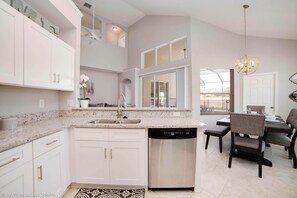 House (6 Bedrooms) | Private kitchen | Fridge, microwave, stovetop, dishwasher - Dreamy Home, Just 3.5 Miles From Disney! CDC Cleaning, Huge Pool Area. #6wp068 (Kissimmee)