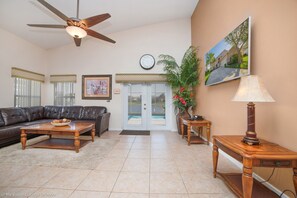 TV - Lovely Lake Front Pool Home With CDC Cleaning Standards, Game Room #5hl252 (Davenport)