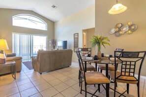 Interior - Charming and Comfy Villa. CDC Cleaning Standards, Peaceful Resort #4326 (Davenport)