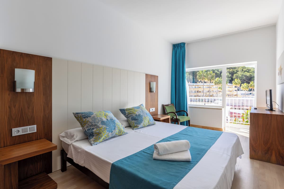 Standard Double Room, Balcony | Minibar, desk, blackout curtains, free WiFi