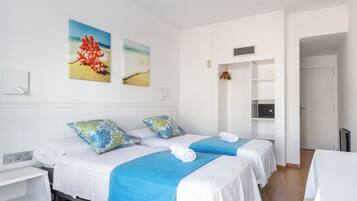 Superior-Doppelzimmer, Balkon | Minibar, Schreibtisch, Verdunkelungsvorhänge, kostenloses WLAN