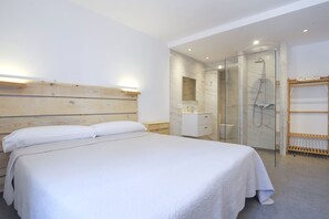 3 chambres, fer et planche à repasser, lit parapluie, Wi-Fi gratuit