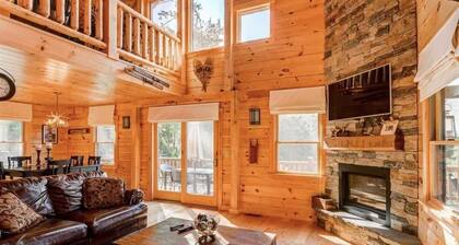489O Beautiful modern log home on 17 acres close to skiing, private, views, fire pit, Ping Pong, AC!