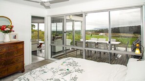 5 Schlafzimmer, Bügeleisen/Bügelbrett