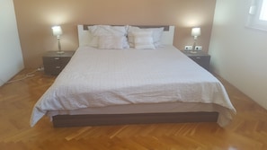2 bedrooms, in-room safe, iron/ironing board, WiFi