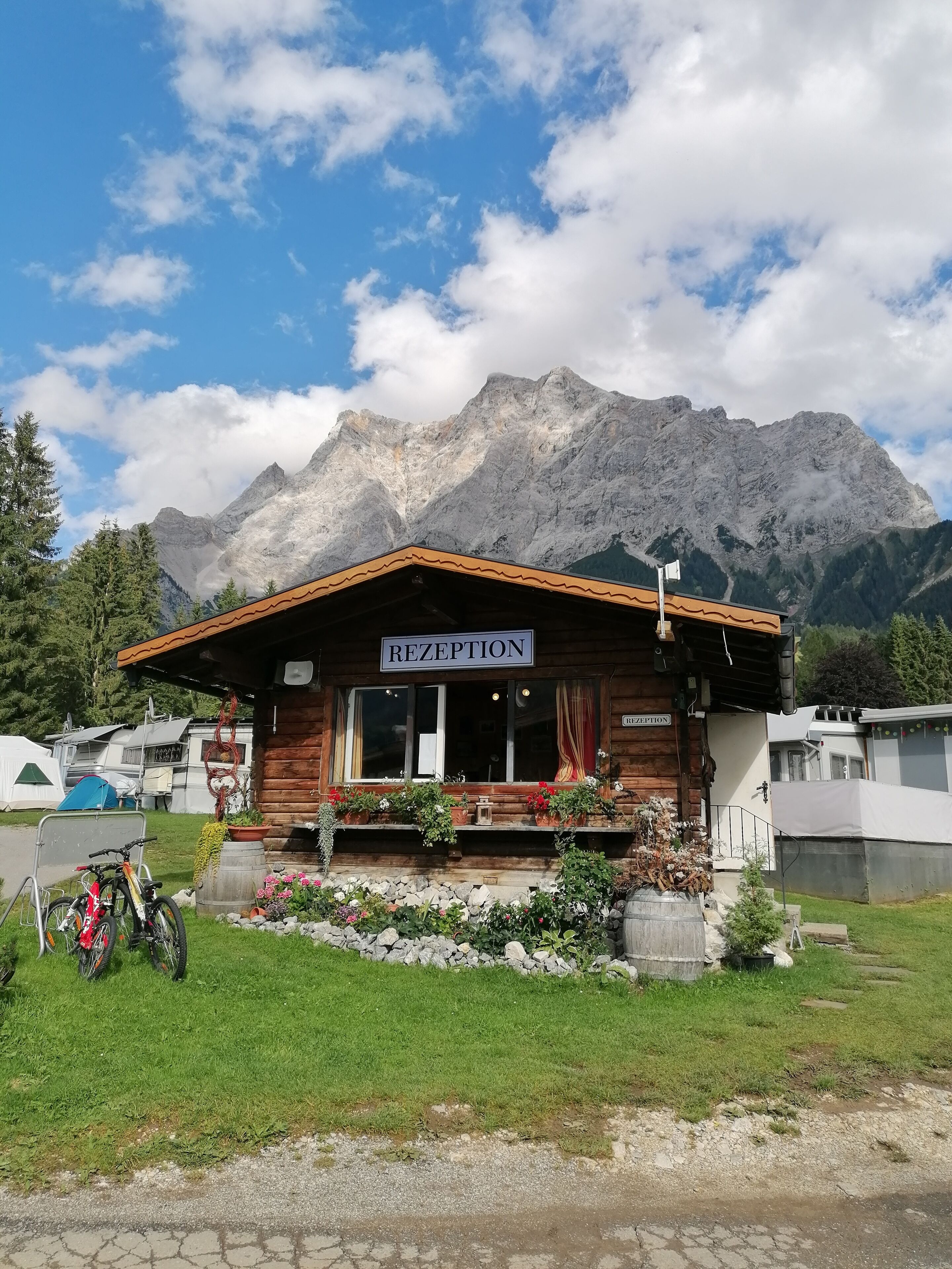 Rental caravan (Mobilhome) Zugspitzblick Ehrwald /Tyrol /Austria Reviews,  Deals & Photos 2026 - Expedia
