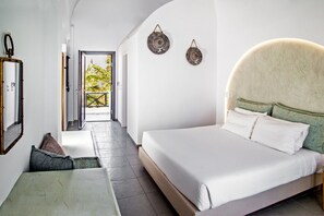 1 bedroom, in-room safe, iron/ironing board, WiFi - Amity Superior Suite (Thera)