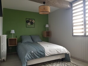 3 dormitorios, tabla de planchar con plancha, wifi gratis y ropa de cama