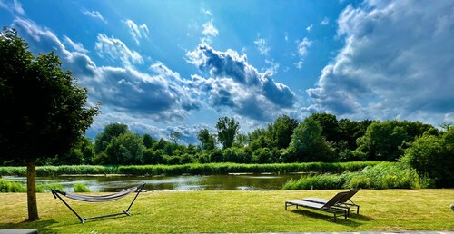 Luxe villa aan het water