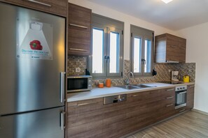 Comfort Villa | Private kitchen