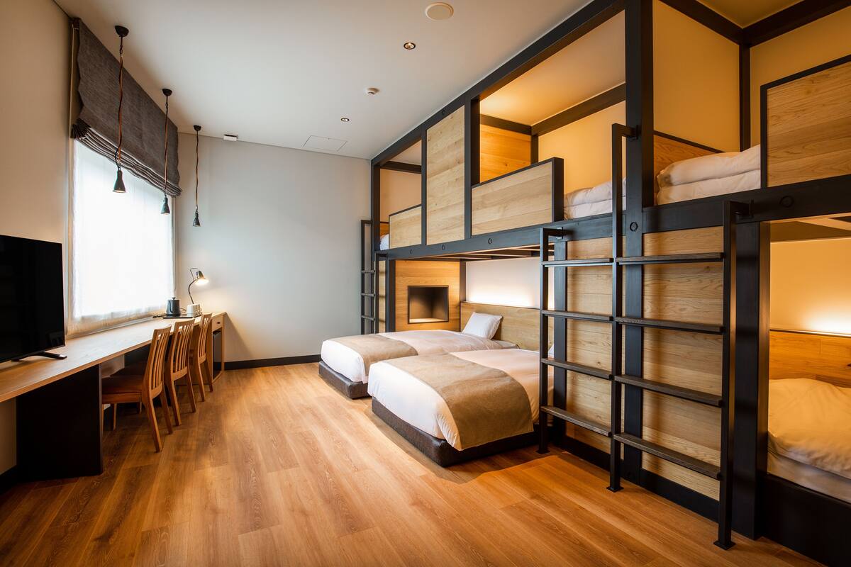 Kamar Desain (Bunk Bed, 3) | Bantalan ekstra lembut, brankas, dan meja kerja