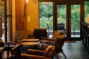 Garden views, open daily - Hotel Karuizawa Cross (Karuizawa)