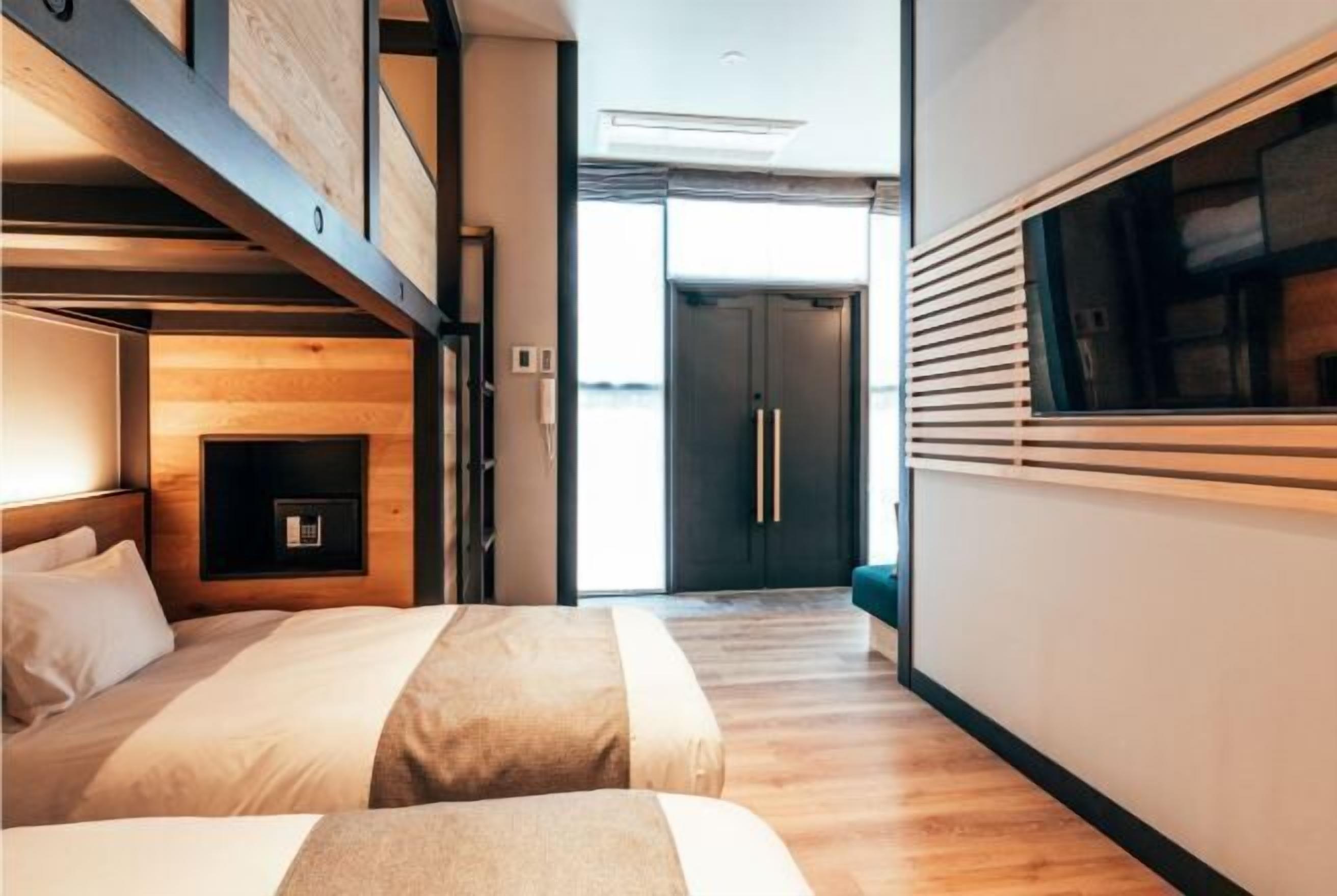 Pillowtop-Betten, Zimmersafe, individuell dekoriert