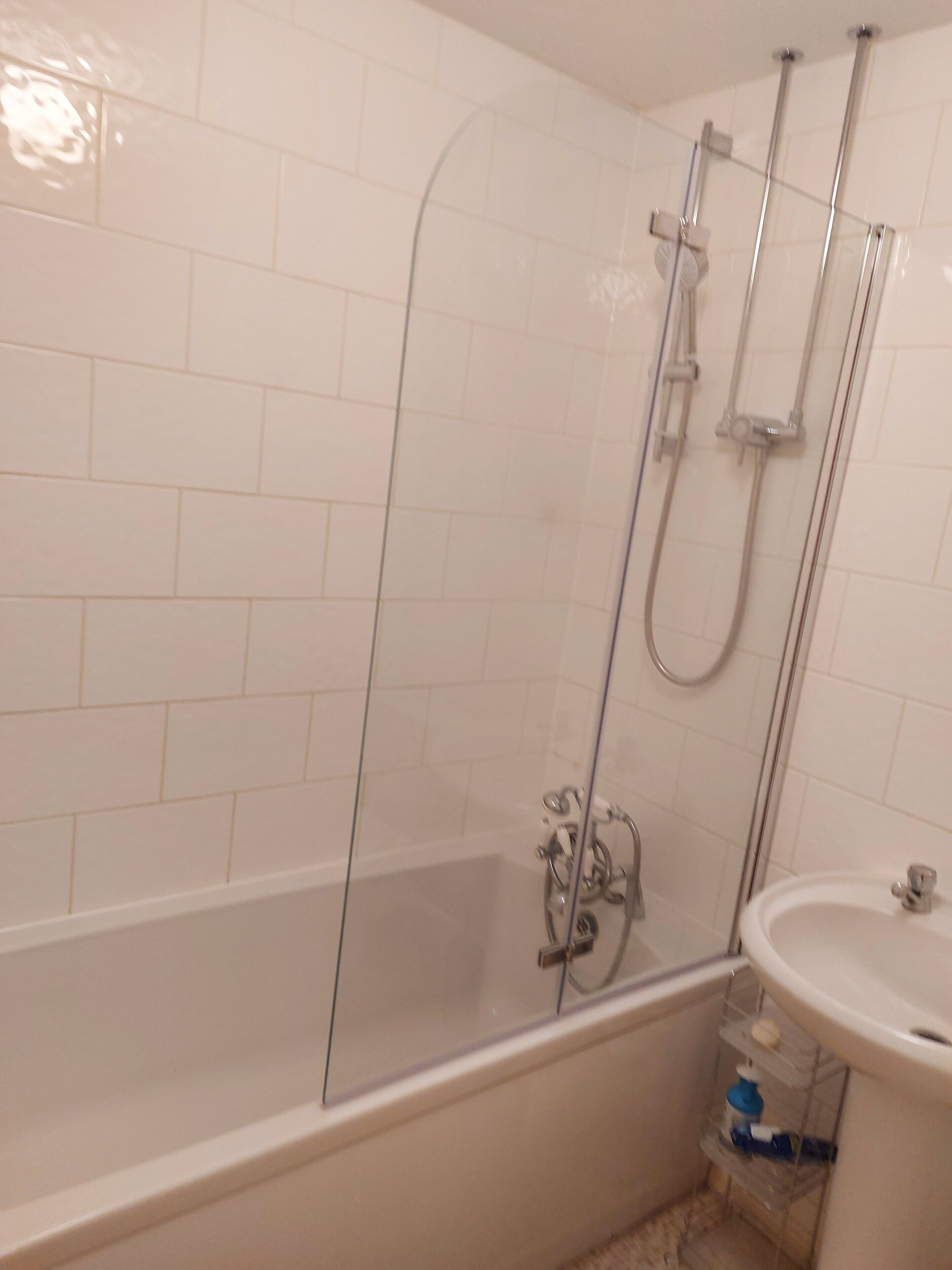House | Bathroom | Combined shower/tub, deep soaking tub, towels