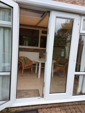 House | Balcony - Tranquil Northampton Retreat (Northampton)