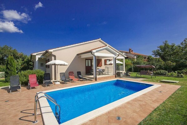 Outdoor pool - Casa Celestina (Labin)