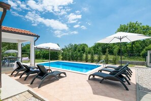 Outdoor pool - Casa Celestina (Labin)