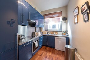 Apartment (2 Bedrooms) | Private kitchen
