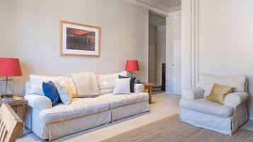 Apartment (2 Bedrooms) | Living room | 20-inch TV with digital channels