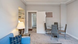 Unclassified image, 5 of 23, button - Fully Redecorated Lovely 1 Bedroom Apartment in Westminster (London)