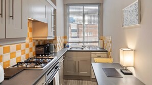 Unclassified image, 4 of 23, button - Fully Redecorated Lovely 1 Bedroom Apartment in Westminster (London)