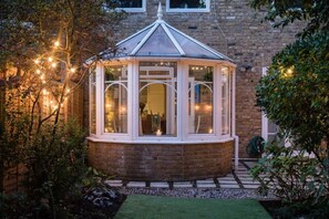 Exterior detail - Boutique 2 bed in Maida Vale (London)