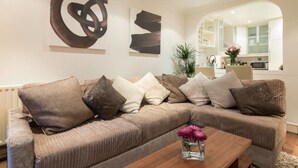 Living area - Boutique 2 bed in Maida Vale (London)