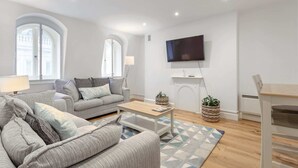 Unclassified image, 3 of 19, button - Large & Bright 1 Bed Flat In Piccadilly Circus (London)