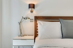 Apartment (1 Bedroom) | 1 bedroom, laptop workspace, iron/ironing board, free WiFi