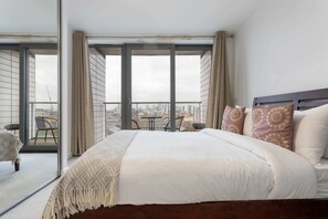 อพาร์ทเมนท์ (1 Bedroom) | 1 ห้องนอน, พื้นที่ทำงานแบบใช้แล็ปท็อป, เตารีด/โต๊ะรีดผ้า, ผ้าปูที่นอน