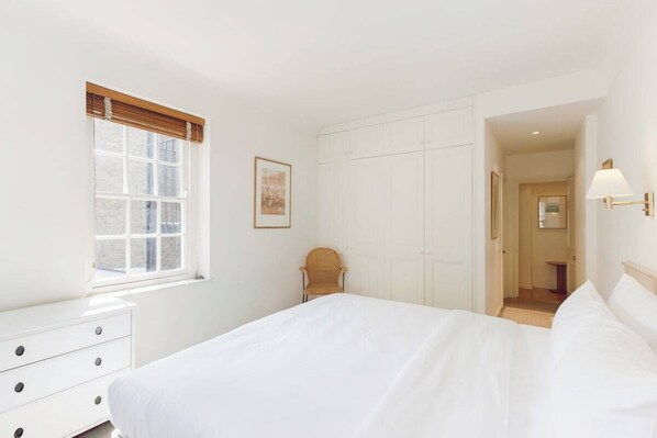 1 bedroom, iron/ironing board, WiFi (free), bed sheets