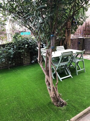 Apartment (2 Bedrooms) | Property grounds - Lovely 2 Bedroom Apartment With Garden, South Bank Westminster (London)