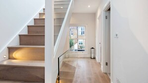 Interior - Stunning 3-bed House W/terrace & Garden in Notting Hill (London)