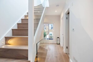 Interior - Stunning 3-bed House W/terrace & Garden in Notting Hill (London)