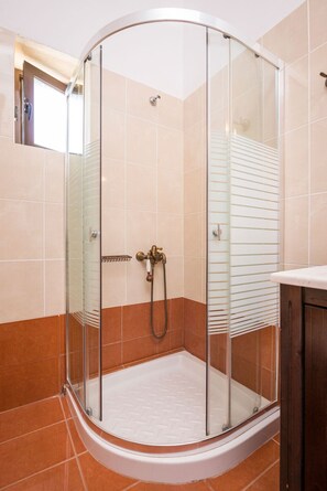 Bathroom - Stone-built Villa - Beautiful Landscape (Kissamos)