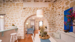 Villa Confort | Repas dans la chambre