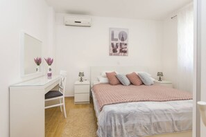 2 bedrooms, iron/ironing board, bed sheets - Villa Aurea (Labin)