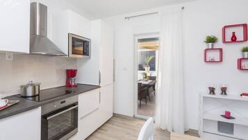 House | Private kitchen | Fridge, microwave, stovetop, dishwasher