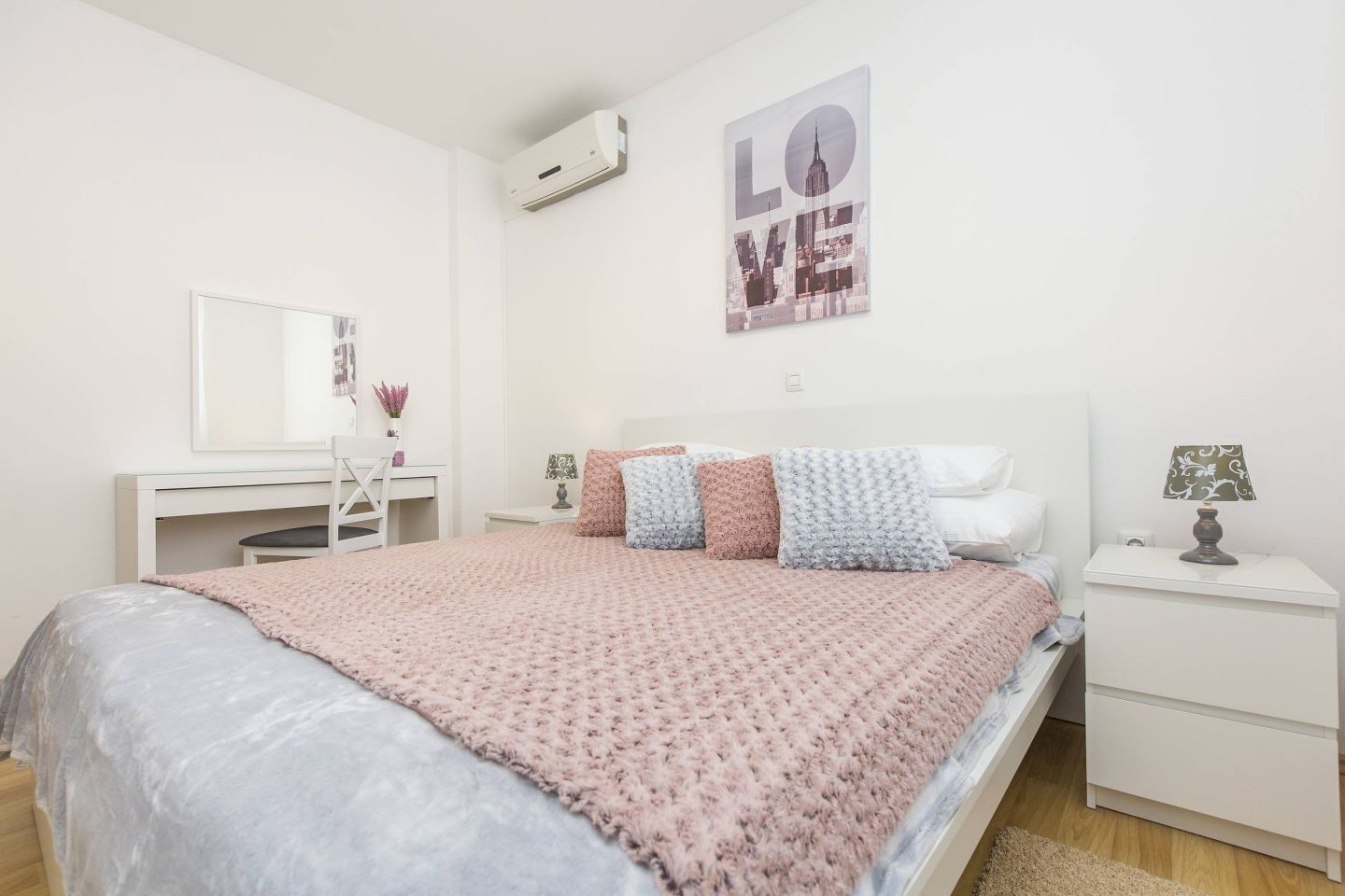 House | 2 bedrooms, iron/ironing board, bed sheets