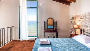 Unclassified image, 4 of 21, button - Riva del Mare - the sea at your feet (Rethymno)