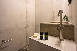 Comfort Apartment | Bathroom | Towels - Traditional & Luxury, only few km from sea #2 (Agios Vasileios)